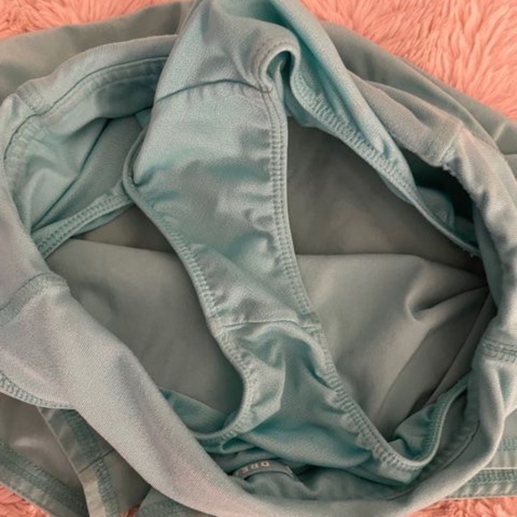 Athleta Girl Athletic Shorts Size M 8-10 - Picture 8 of 9